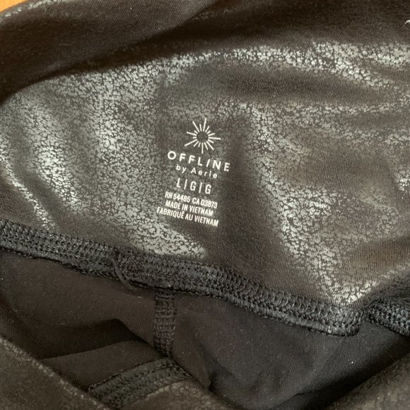 Offline by Aerie Black Hugger Crackle Leggings - Size L - Picture 2 of 4